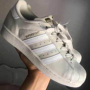 *SOLD* Brand New Adidas Superstar sz 4.5